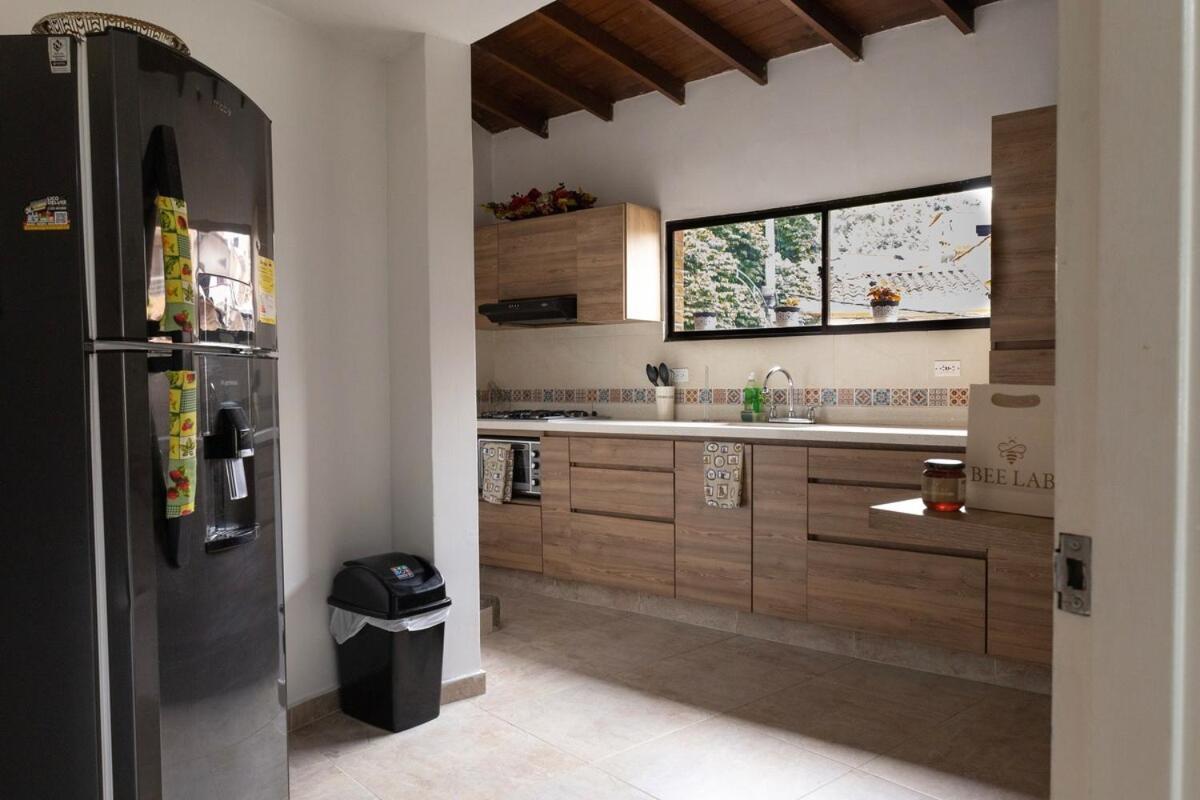 Casa Amplia Y Acogedora En El Corazon De Laureles Holiday home Medellin